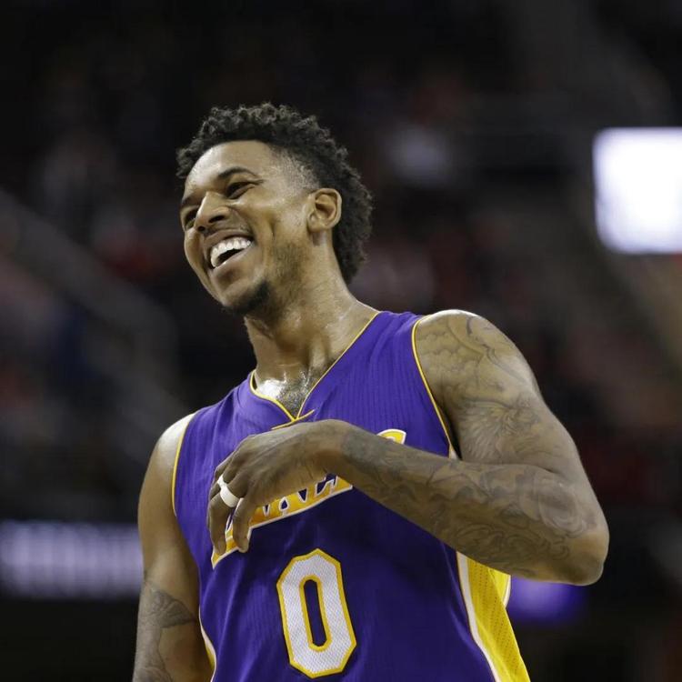 外线牵制 外线牵制